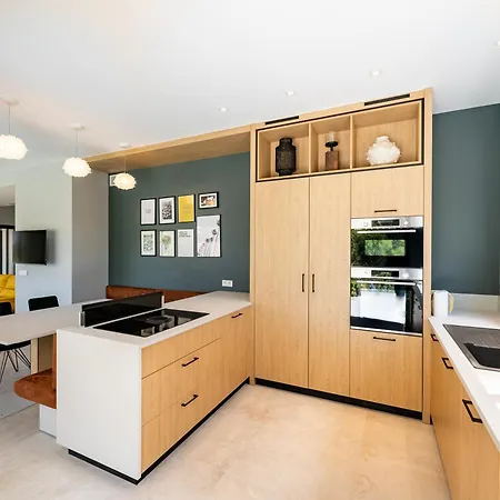 - 4 - St Raph Apartment *