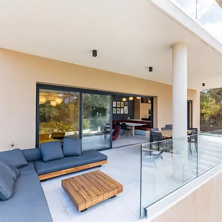 - 4 - St Raph Apartment